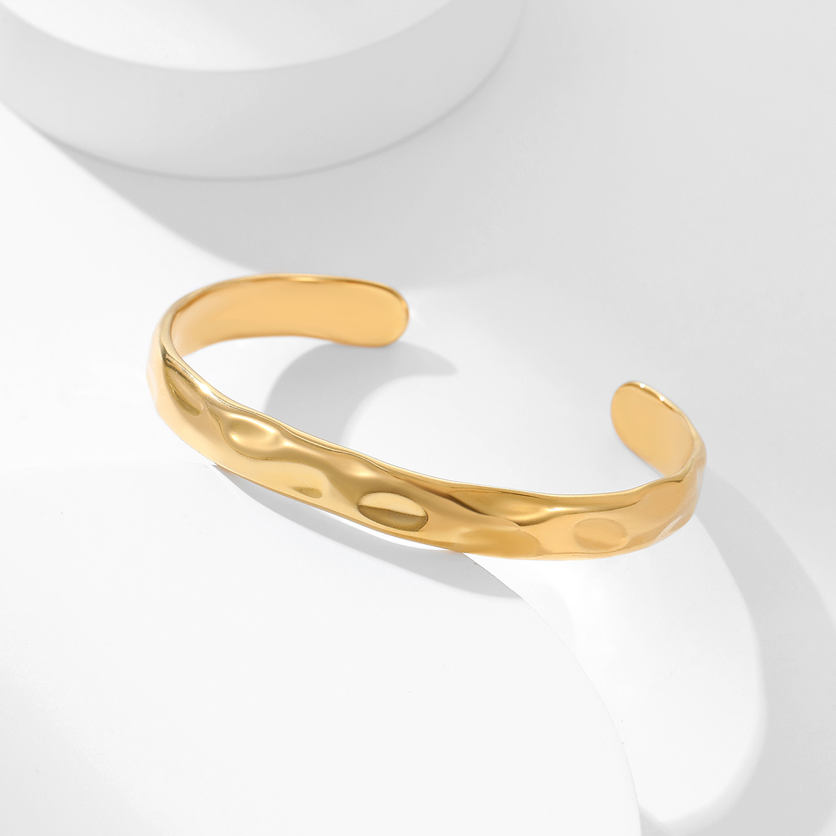 时尚手镯18K镀金防水锤纹开口手镯